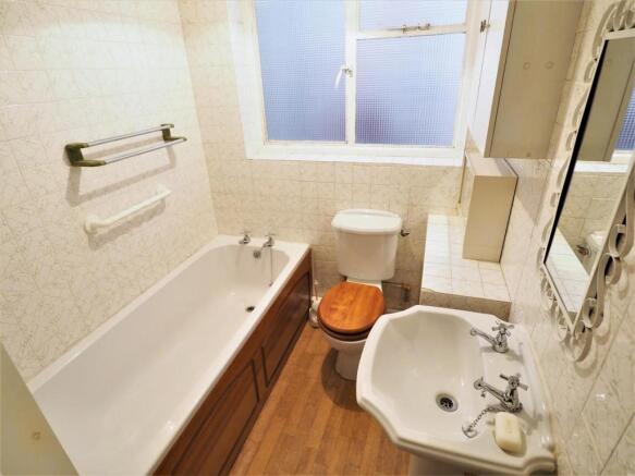 Bathroom 000
