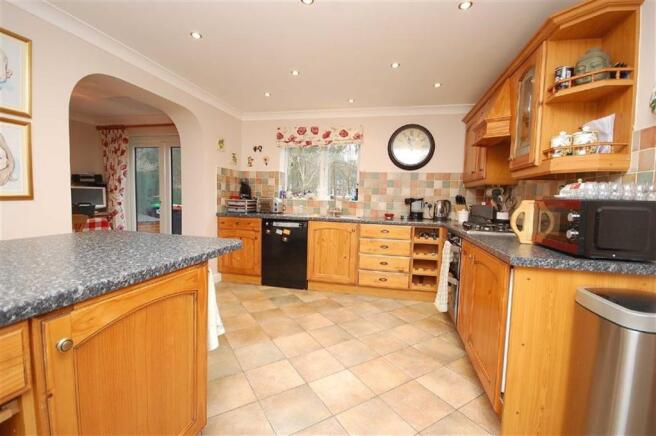 KITCHEN ASPECT TWO