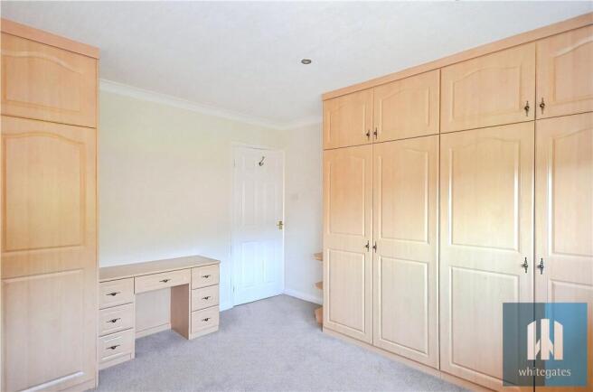 4 bed Semi-Detached to rent Image 11