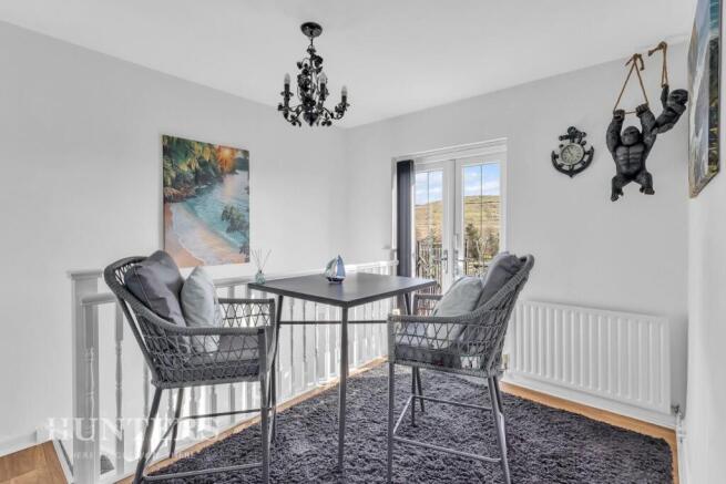 3 bed Town House for sale Image 4