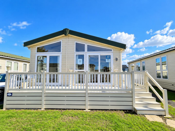 2-bed caravan on Shottendane Road, Birchington, £120,000