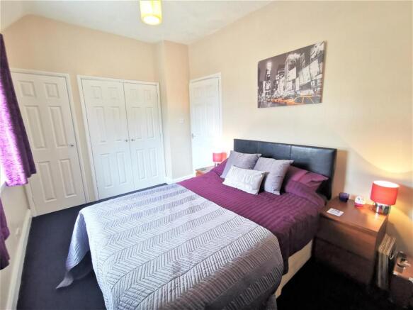 BEDROOM 2