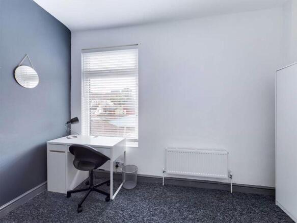 2 bed Terraced to rent Image 10