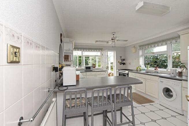 Gor-Kitchen_1.jpg