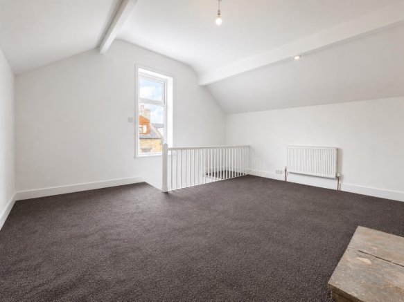 2 bed Terraced to rent Image 7