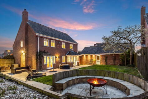 Cherry Hill, Old, Northampton, NN6 9EN