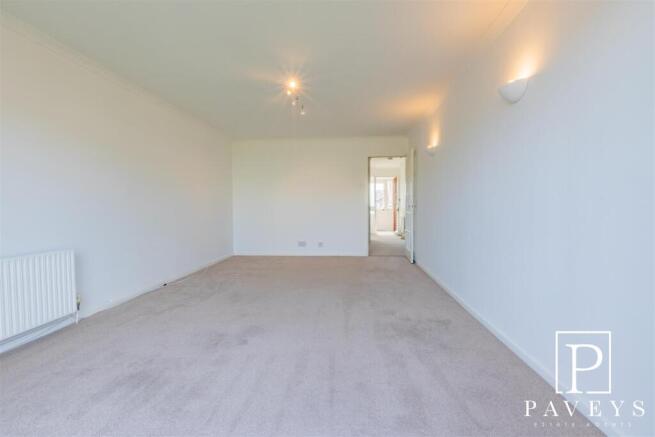 Laburnum Crescent, Kirby Cross, Frinton-On-Sea photo 4