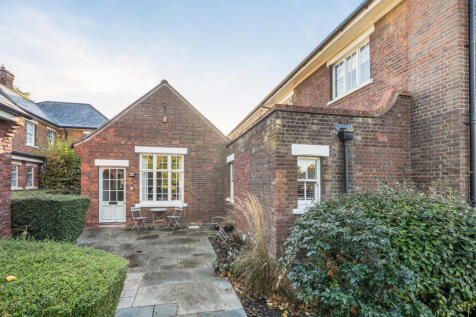 The Parade, Caversfield, Bicester