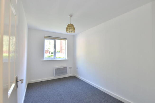 2 bed Ground Flat for sale Image 5