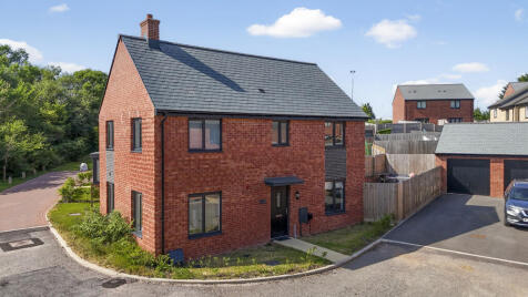 Mary Drive, Cullompton, Devon, EX15 1ZF