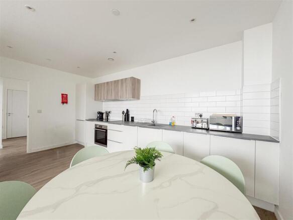 Living Room / Kitchen