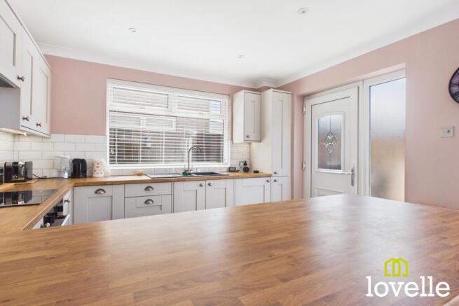 3 bed Semi-Detached for sale Image 9