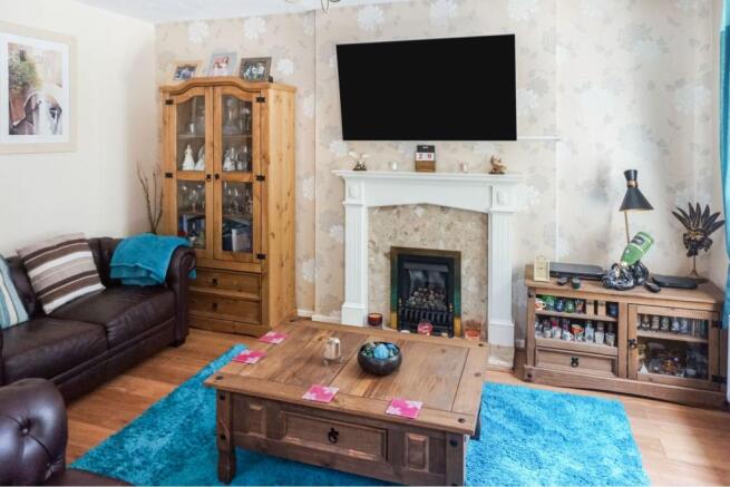 Lounge/Dining Room