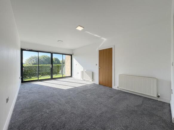 2 bed Flat to rent Image 2