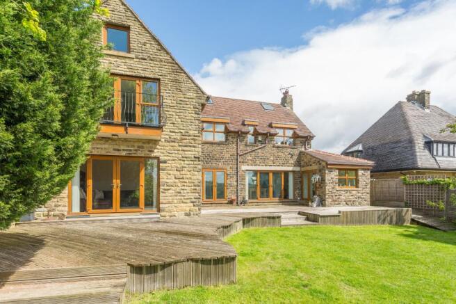 5 bed Detached for sale Image 5