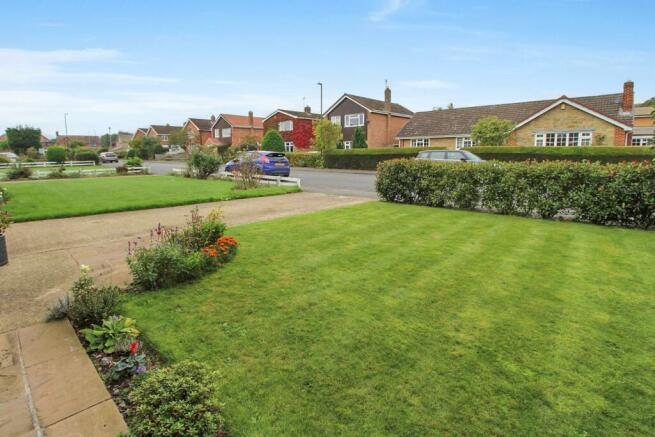FRONT GARDEN