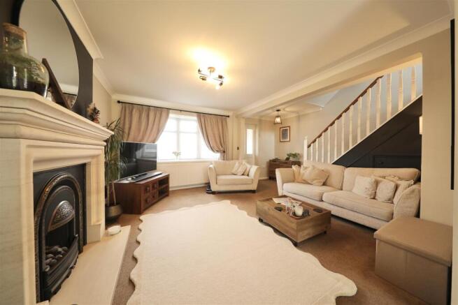 3 bed Semi-Detached for sale Image 8