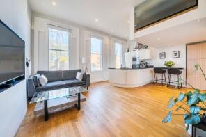 Flat 10, 66 68 Ridings House, Alma Road, Windsor SL4 3FJ