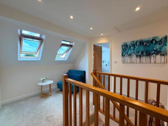 4 bed Semi-Detached for sale Image 11
