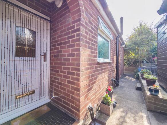 2 bed Detached Bungalow for sale Image 12