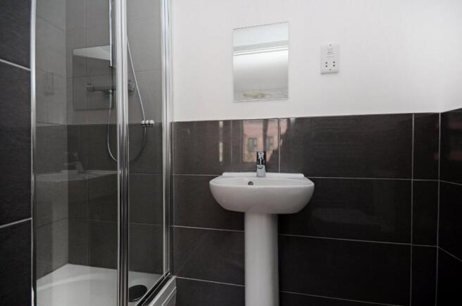 1 bed House Share to rent Image 5