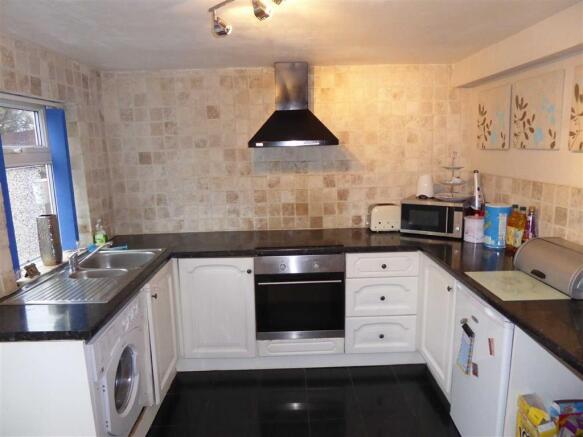 Fitted Kitchen: