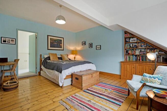 4 bed Terraced for sale Image 7