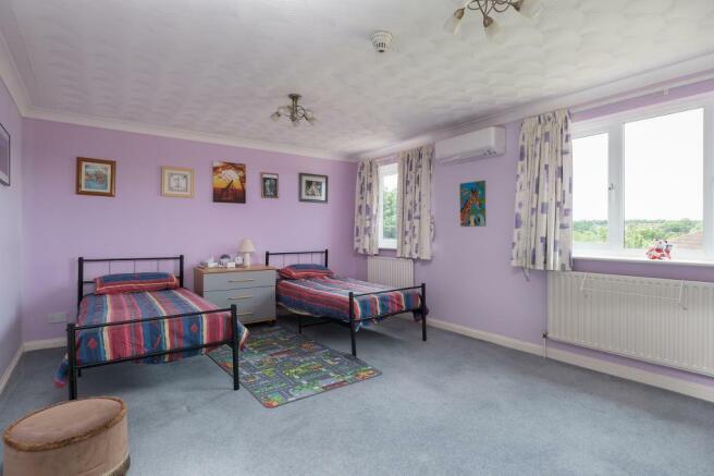 Living room/bedroom