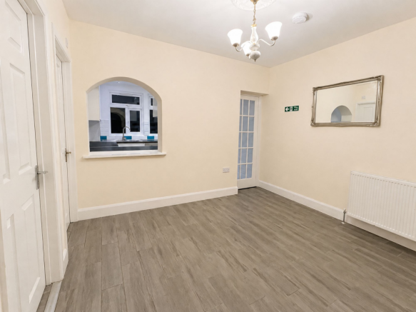 Mead Crescent E4