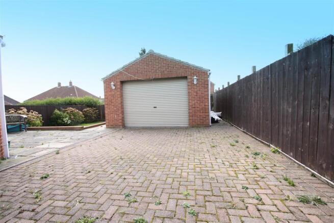 Detached Garage/ Workshop