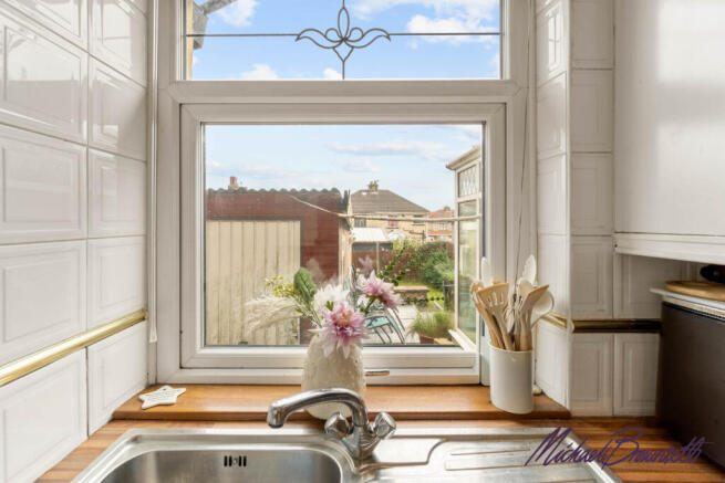 4 bed Semi-Detached for sale Image 9