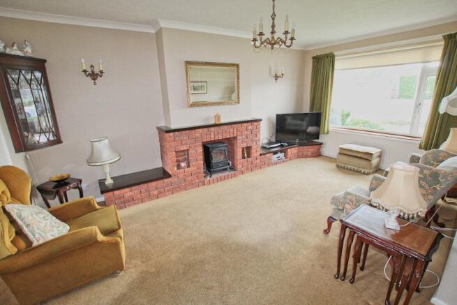 'L' SHAPED LOUNGE