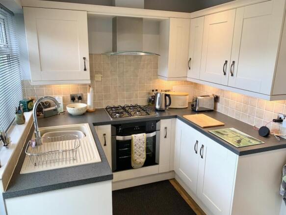 3 bed Semi-Detached Bungalow for sale Image 4