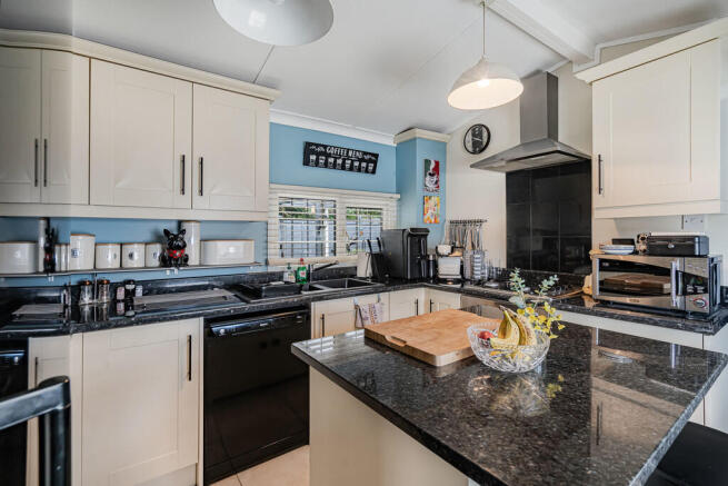 Kitchen (2)