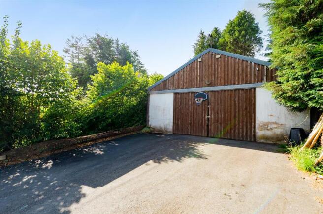 Garage/Workshop