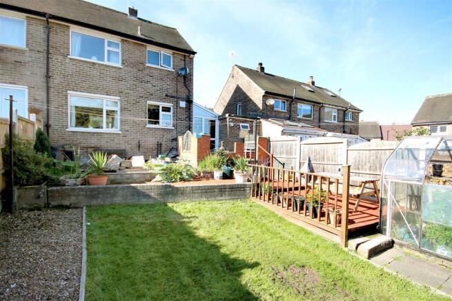 2 bed Semi-Detached to rent Image 4