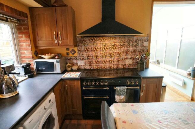 5th Photo of Kitchen