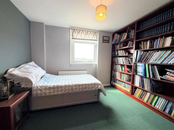 BEDROOM2 2