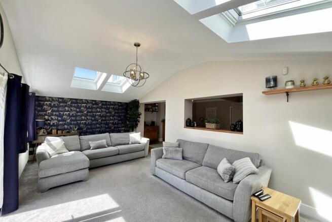 3 bed Semi-Detached for sale Image 5