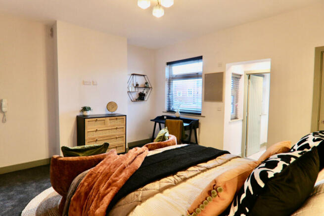 ROOM 4
