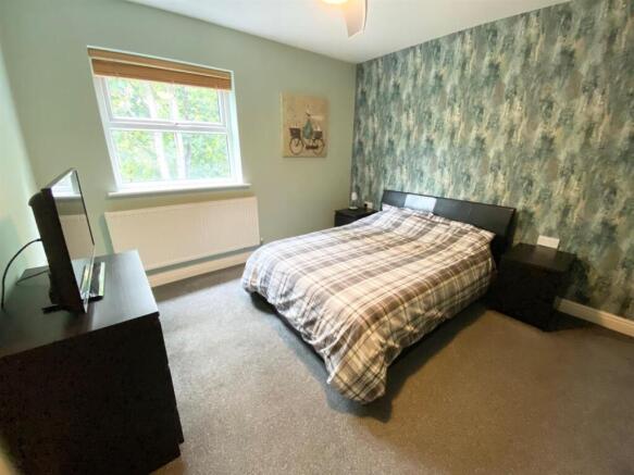 2 bed Apartment for sale Image 4