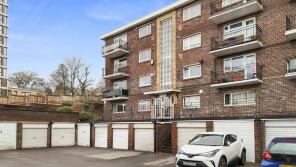 Flat 8, Fulwood Park Mansions, Chesterwood Drive, Sheffield S10 5DU