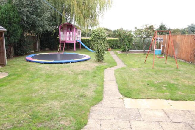 Rear Garden (2).jpg