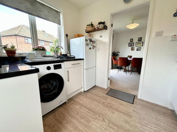 3 bed Semi-Detached for sale Image 10