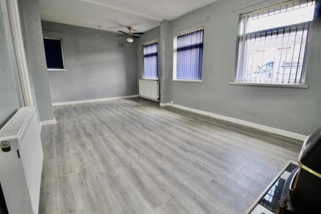 Open Plan Lounge and Bedroom
