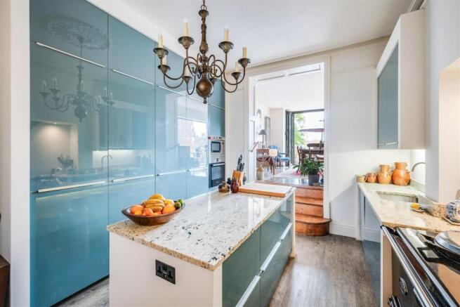 3 bed House for sale Image 5
