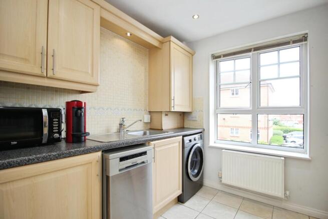 2 bed Flat for sale Image 6