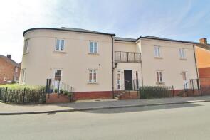 5, Pinnova Place, Orchard Mead, Waterlooville PO7 3AE