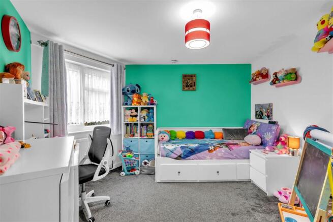 Bed 2.jpg