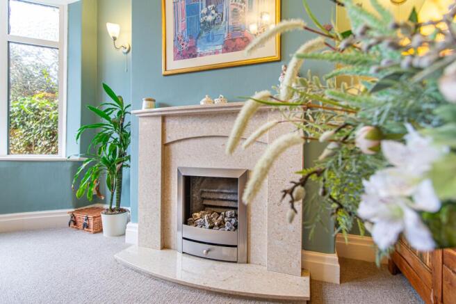 4 bed Semi-Detached for sale Image 4